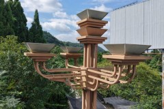 太阳能板被树木或建筑遮挡，会对亮灯时间产生什么影响？