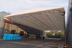 电动推拉棚产业化路径：轩依膜结构的工程实践观察