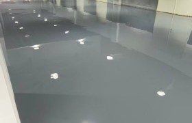 环氧自流平地坪选择指南：成都丽装专业方案解析