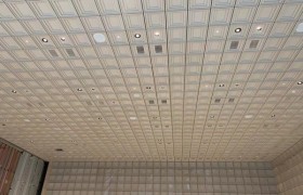 玻纤天花板测评：华美建材如何让噪音降90%