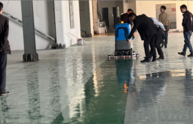 工厂重油污车间怎么选驾驶式洗地机